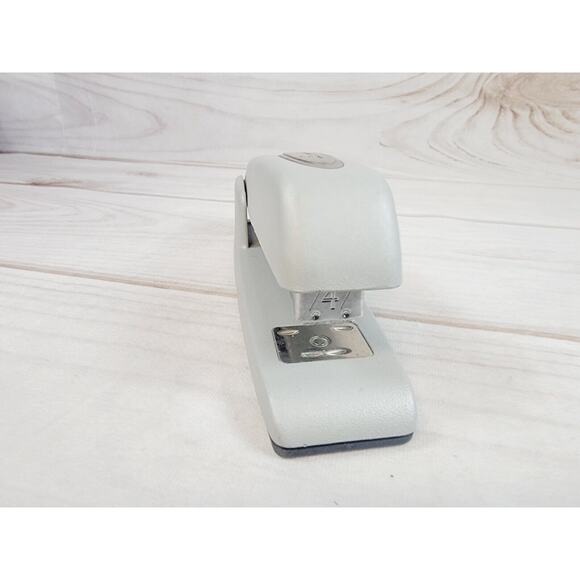 Swingline, Grey 747 Desktop Stapler, 30 Sheet, Durable Metal Stapler HEAVY DUTY - Picture 8 of 13
